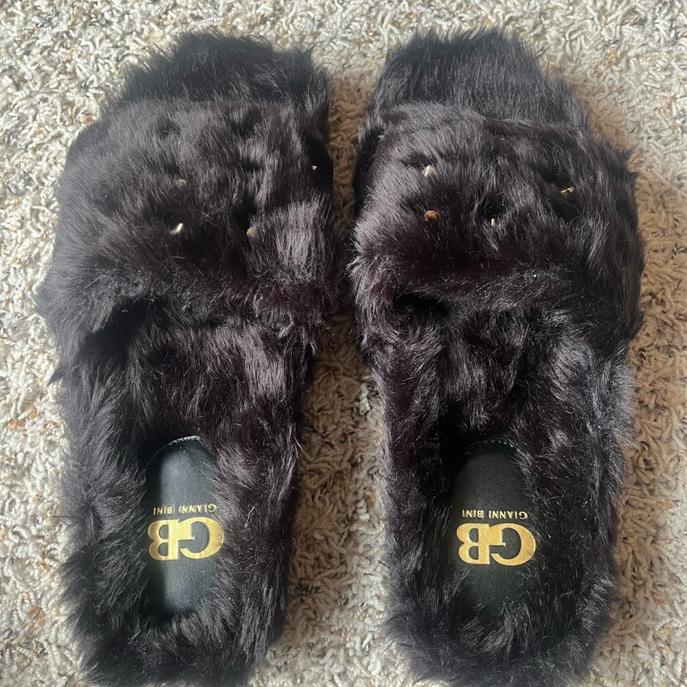 NEW! Gianni Bini Black Furry Slippers with Studs